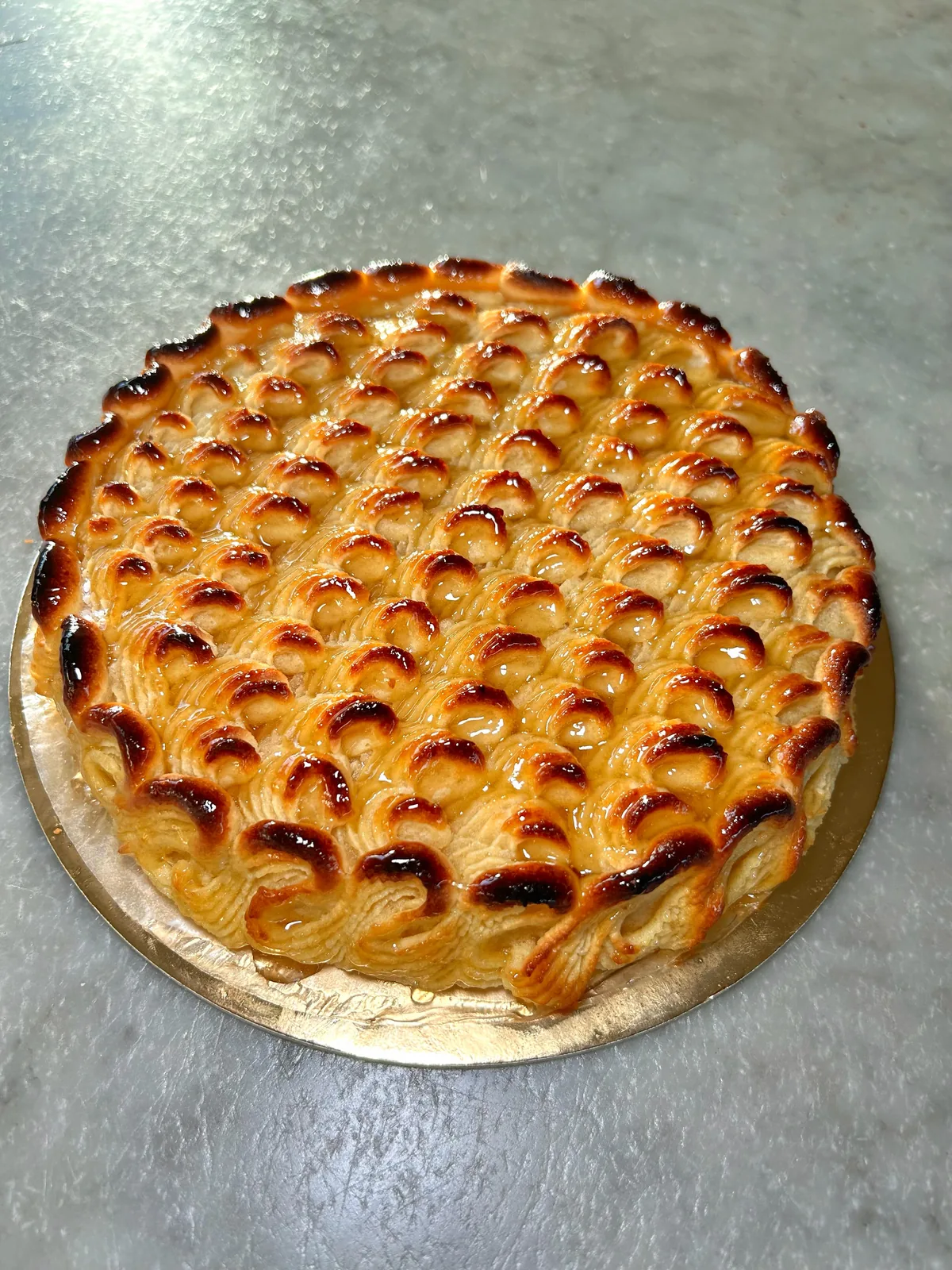 Torta Delizia: dettaglio della copertura in pasta di mandorla